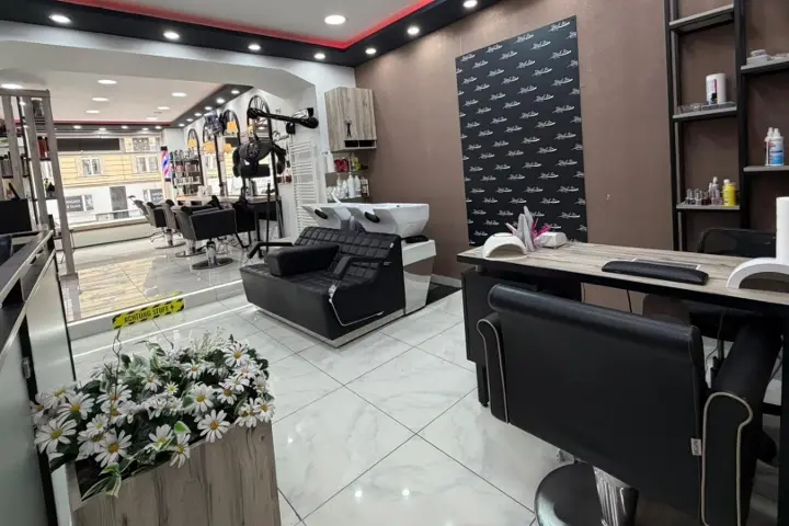 Women's area at Black Sea Friseur, location 2